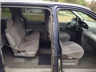 Illustration for article titled For $3,900, This 1999 Ford Windstar Could Be Your BMW Diesel Dream